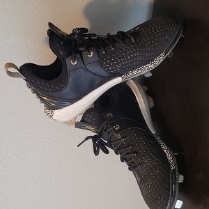 Under Armour men's size 10 cleats.